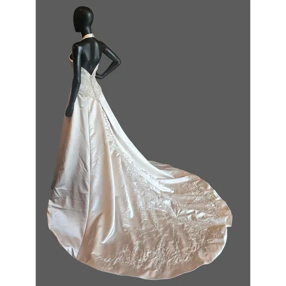 NWOT - Pearl Satin Halter Beaded Basque Waist Wedding Gown - Allure Bridal  - www.joarbit.com